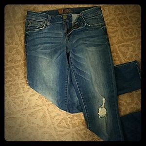 Lightly distressed KUT jeans size 6